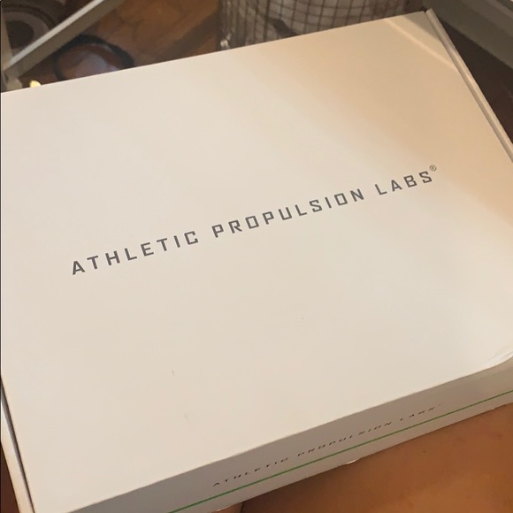 APL WOMENS ICONIC PRO CALF HAIR LEOPARD SNEAKERS - Picture 5 of 7